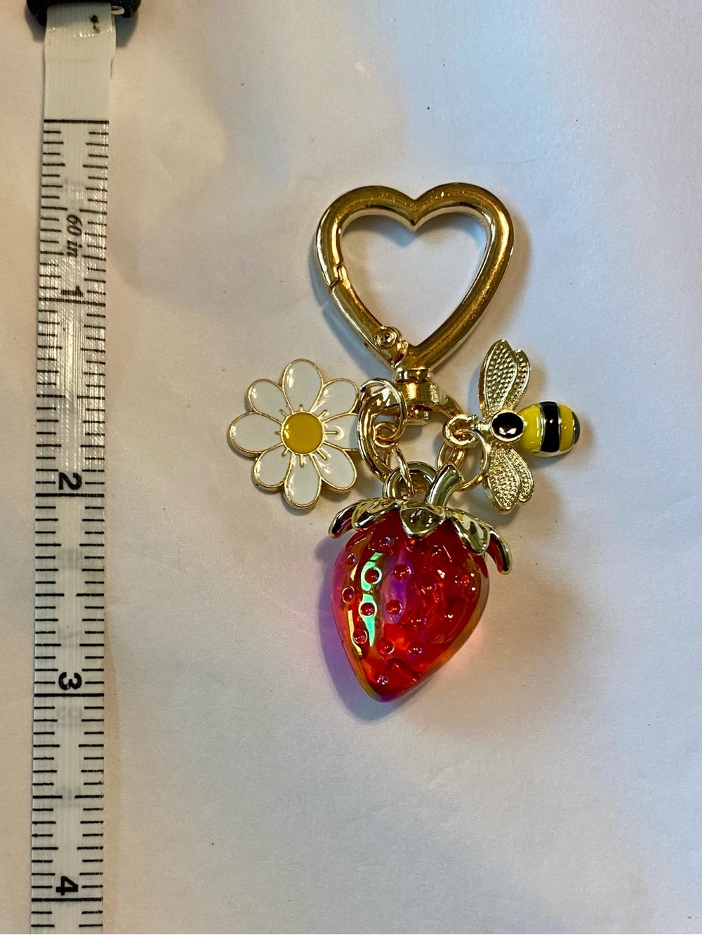 Gold Heart Bag Charm Keychain with Red Strawberry, White Daisy & Bee Charm NWOT - Picture 4 of 4